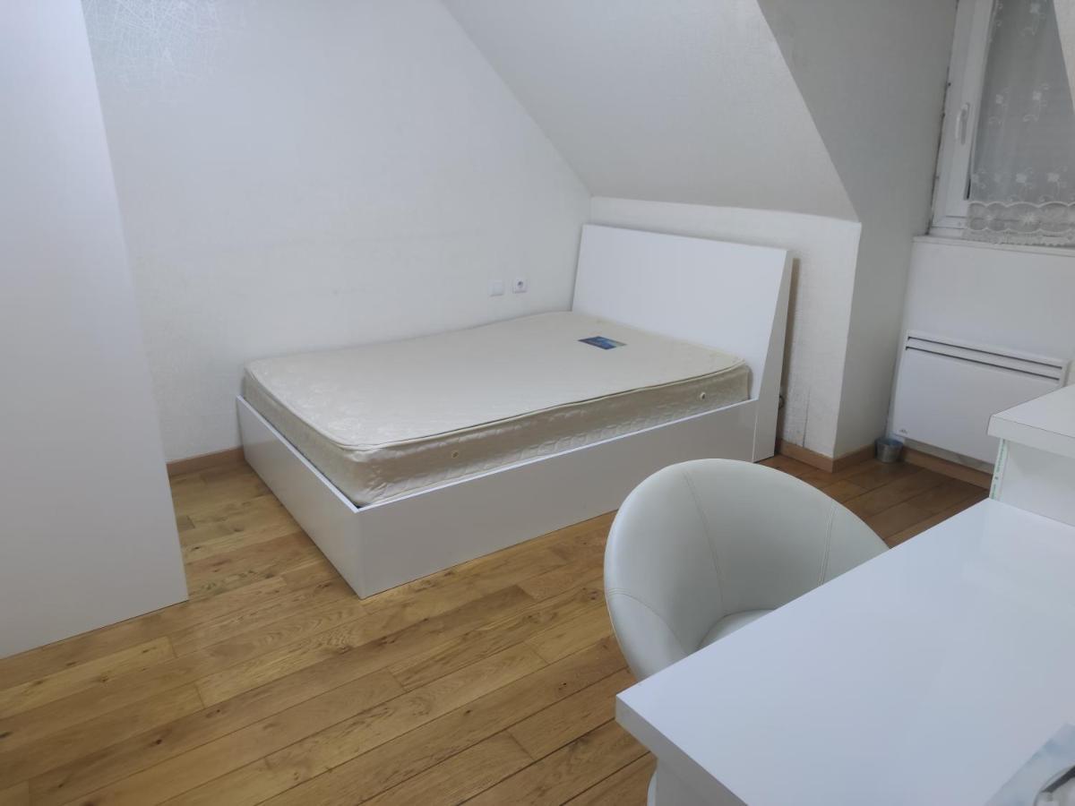 Chambre Privee A Bobigny -Salle De Bain Et Toilettes Sont Commune, -Pas De Cuisine Kültér fotó
